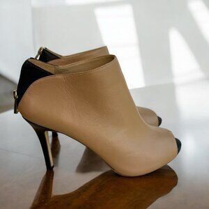 Ann Taylor Natasha Peep Toe Ankle Boot Bootie Heel Tan Leather Womens Size 9 M